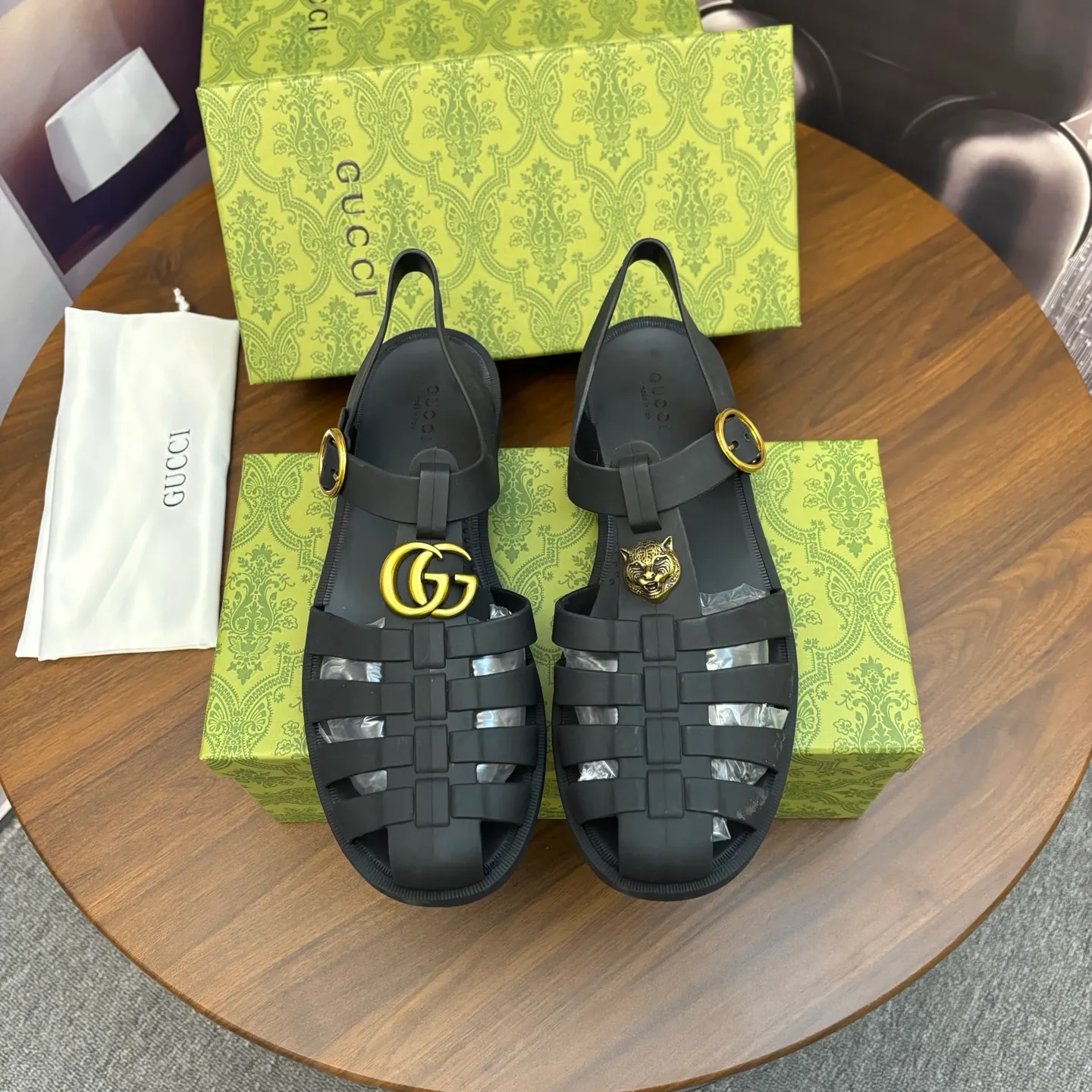 Men's shoes 260💰 [Gucci] Counter quality, top-quality original goods, real photos! Original TPU material, fine workmanship, comfortable; genuine 1:1 replica Size: 36 ~ 46